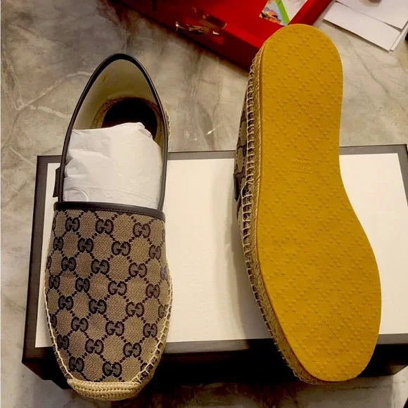 Gucci | Shoes | Im Selling Because Its To Small | Poshmark display picture 2